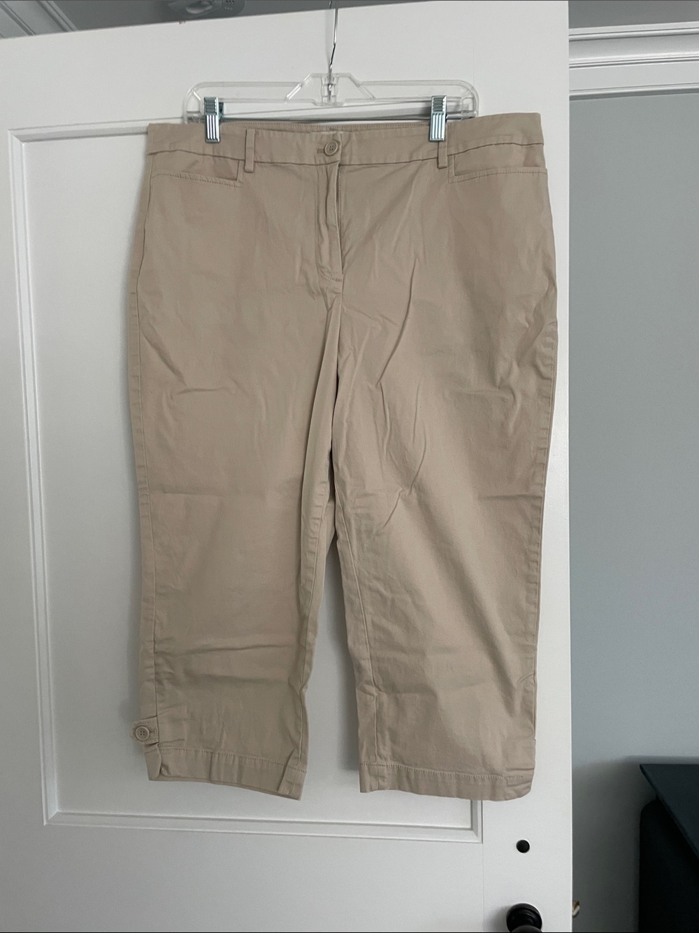 Talbots Beige Cropped Capris
